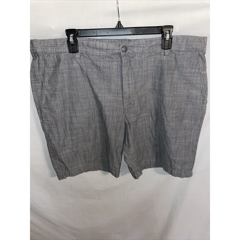 Van Heusen Golf Shorts Mens Size 42 Gray Dotted 9.5 Inseam 12 Rise Pockets Zip